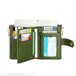 Portefeuille en cuir vert olive avec fentes pour cartes et deux poches zippées