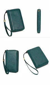 Detalle del portapasaportes RFID verde oscuro con textura de cuero y asa de mano