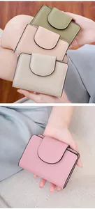 Détails de portefeuilles pliables en cuir avec fermoir magnétique en forme de U coloré