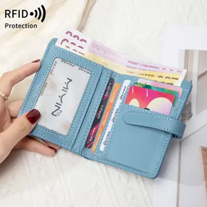 Portefeuille femme bleu ciel avec protection RFID, fentes pour cartes et fenêtre ID