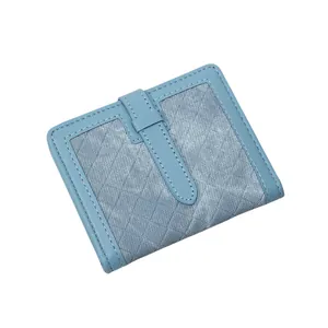 Portefeuille court RFID pour femme bleu clair en patchwork avec fermeture à pression