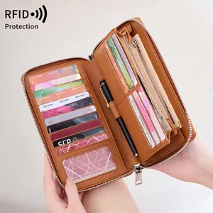 Cartera de mujer en cuero marrón con protección RFID y gran capacidad para múltiples tarjetas