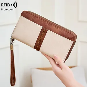 Portafoglio RFID in pelle bicolore marrone e beige con doppia cerniera e stile retrò