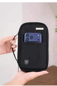 Λεπτομέρεια θήκης διαβατηρίου RFID με εξωτερική τσέπη για μεγάλο smartphone
