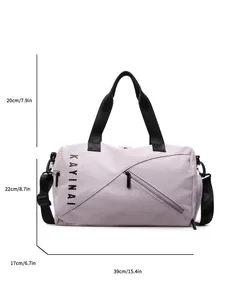 Dimensiones detalladas de la bolsa deportiva morada con 39 cm de largo y 22 cm de alto