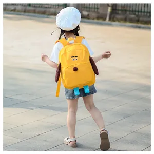 Zaino per bambini a forma di cane giallo con orecchie 3D e piedi blu per esterni