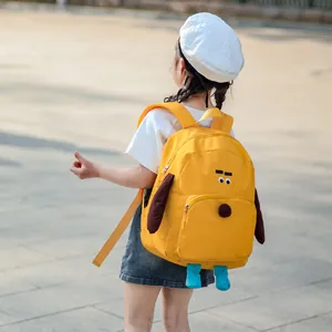 Zaino per bambini a forma di cane giallo con orecchie 3D e gambe decorative