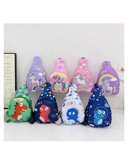 Auswahl an Kinder Cartoon Dinosaurier und Einhorn Brusttaschen in verschiedenen Farben