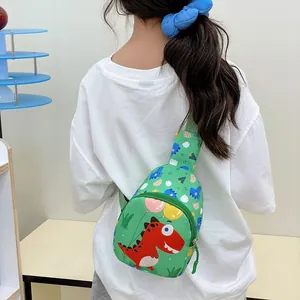 Süße grüne Dino-Brusttasche für Kinder mit rotem Cartoon-Muster für Mädchen
