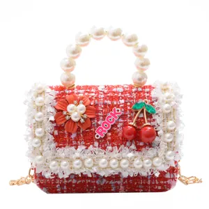 Mini sac à main fille en tweed rouge avec poignée perle et décorations cerises 3D