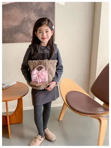 Sac à main rose en dentelle pour fille avec nœud en satin, perles et chaîne dorée