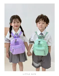 Détails des sacs à dos enfants lavande et vert menthe avec poches zippées et poignées