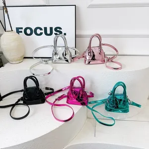Sac à Main pour Petites Filles Mini en Cuir PU Matelassé Métallisé Brillant Chic Sac à Bandoulière Avec Bandoulière Réglable Petit Sac Tendance