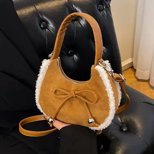 Vintage Wildleder Halbmondtasche Mit Fleece Besatz Schleife Plüsch Pompons Damen Retro Schulter Umhängetasche Mode Handtasche