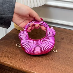 Mini Sac à Main Demi-Lune en Acrylique Finition Miroir Métallique Poignée Nœud Chaîne Bandoulière Sac de Soirée Pour Femme