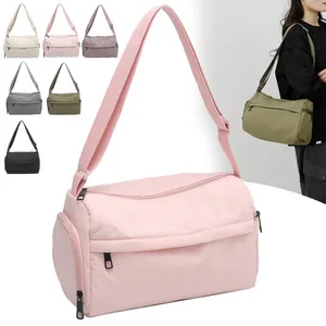 Sac Bandoulière Décontracté en Nylon pour Femme Grande Capacité Sac à Épaule Minimaliste Avec Bandoulière Réglable pour Gym Voyage Quotidien