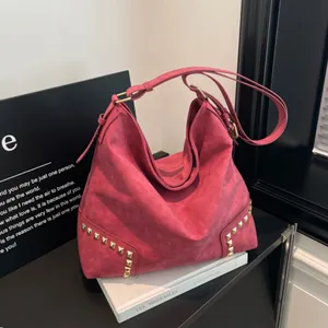 Retro Women Large Capacity Hobo Bag Faux Suede Studded Shoulder Bag Urban Minimalist Solid Color Tote Bag Fashion Handbag
