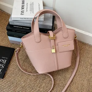 Sac à Main pour Femme en Cuir PU à Motif Litchi Urbain Simple Lettre Sac à Épaule Bandoulière Serrure Métal Mode Seau