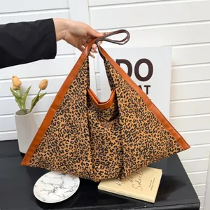 Women Large Capacity Tote Bag Leopard Print Woven Shoulder Bag Urban Simplicity Vintage Casual Shopping Handbag With PU Trim