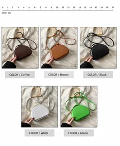 Détail de sacs à bandoulière demi-lune en cinq couleurs avec sangle réglable