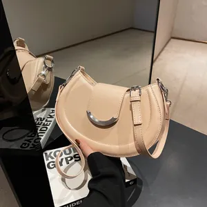 Sac Sous le Bras Femme en Cuir PU Demi-lune Minimaliste Couleur Unie Sac à Épaule Avec Boucle en Métal Argenté Sac Quotidien