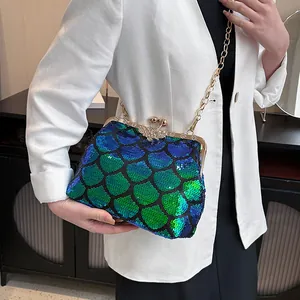 Sac coquillage à paillettes sirène avec fermoir cristal et bandoulière chaîne