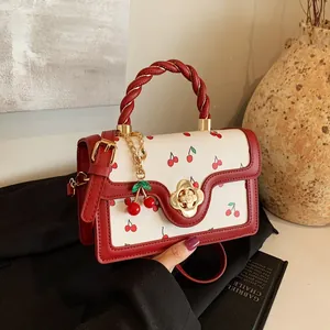 Sac à Main en Cuir PU Imprimé Cerise Doux pour Femmes Fermoir Fleur Poignée Torsadée Sac à Bandoulière Mode Couleur Contrastée Petit Sac Carré
