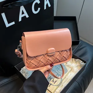 Sac Sous le Bras Tressé en Cuir PU à la Mode pour Femmes Sac à Épaule Tressé Rétro Sac Bandoulière Décontracté Avec Boucle Magnétique Sangle Réglable