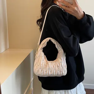 Elegante bolso hobo blanco crema con cuero plisado y diamantes de imitación para mujer
