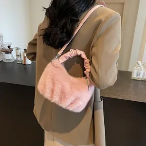 Sac à bandoulière en peluche rose pour femme avec poignée plissée et lanière