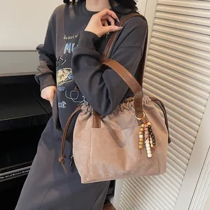 Bolso tote retro de ante marrón con gran capacidad y detalles de cordón para mujer