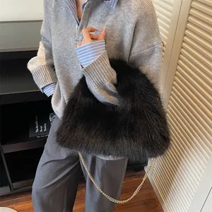 Sac fourre-tout chic en fausse fourrure noire avec chaîne dorée pour femme, sac pelucheux