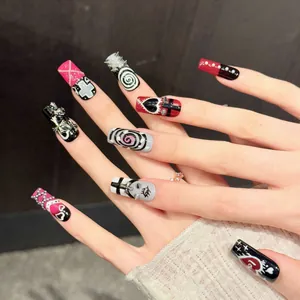 Unghie Finte Gotico Punk Cuore Croce Lunghe a Bara Fatte a Mano Con Borchie in Metallo Künstliche Perle Catena Decorativa per Donna