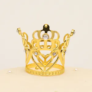 Mini goldene Herz-Krone für Kuchendekoration oder Haarschmuck mit funkelnden Strasssteinen