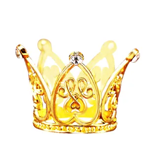 Mini couronne de décoration pour gâteau en alliage doré avec motifs de cœur