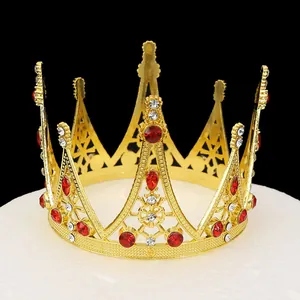 Couronne baroque ronde dorée avec strass rouges et blancs pour gâteaux ou fêtes