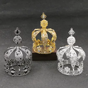 Vintage Metal Hollow Crown Cake Topper With Rhinestones Palace Style Decoration For Wedding Birthday Party Ornament