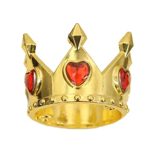Vergoldeter Mini-Kronenring mit funkelnden roten herzförmigen Kristallen für Mädchen