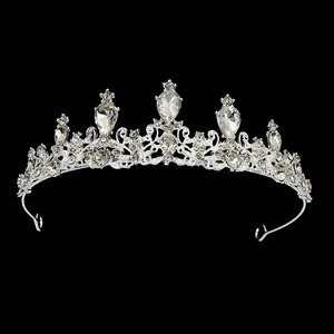 Couronne de mariée élégante en argent avec cristaux en forme de poire pour mariage
