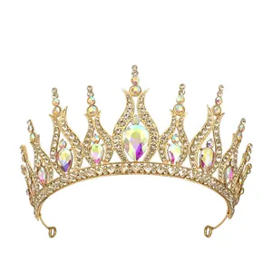 Elegante corona in lega dorata con brillanti cristalli AB per feste di compleanno