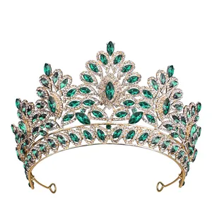 Lussuosa corona da sposa in strass verde smeraldo con base in lega dorata