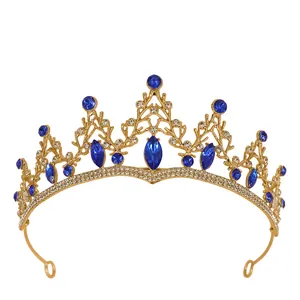 Vintage-Brautkrone mit Goldmetallbasis, dunkelblauen Edelsteinen und weißen Strasssteinen