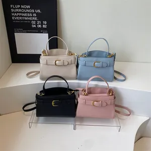 Sac à Main Français de Luxe Léger Cuir PU Motif Litchi Sac Bandoulière Femme Polyvalent Commuteur Sac Épaule Avec Décoration de Boucle en Métal Sac à Main