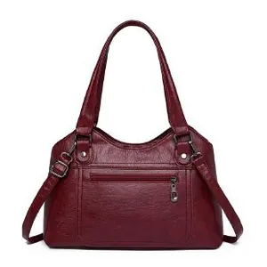 Sac fourre-tout rouge foncé en similicuir lavé avec bandoulière et poche zippée