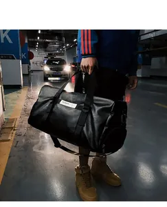 Détails du sac de sport en cuir PU imperméable avec compartiment à chaussures séparé