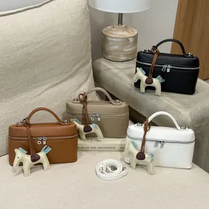 Sac Bandoulière Boîte en Cuir PU Galet pour Femmes Avec Pendentif Cheval Rétro Minimaliste Double Fermeture Éclair Sac à Main Quotidien