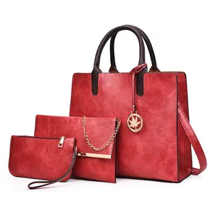 Ensemble de 3 sacs à main rouges avec grand cabas, pochette à chaîne et petit bracelet