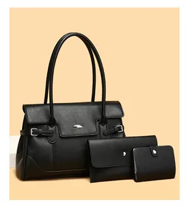Schwarzes 3-in-1-Taschen-Set mit Kieselleder-Textur und silbernen Beschlägen im Detail