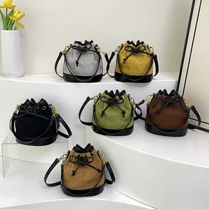 Sac Seau Matelassé Vintage en PU Simili Daim Couleur Contrastée Cordon de Serrage Sac Bandoulière pour Femme Décontracté Quotidien Navettage
