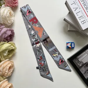 Foulard étroit en soie à motif Paris pour femme comme bandeau ou cravate élégante